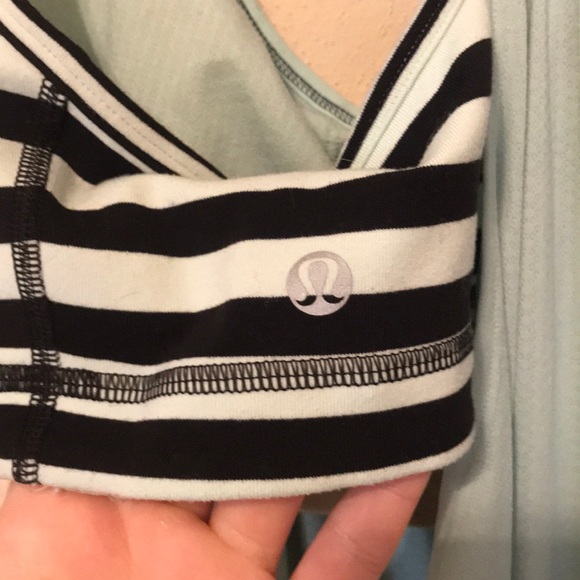 Lululemon tank with built in Bra - Picture 4 of 4